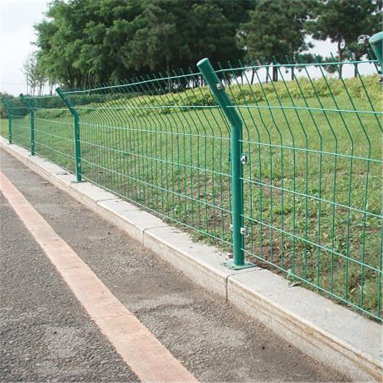 公路護欄網(wǎng)案例展示圖片2 公路護欄網(wǎng)案例展示圖片2