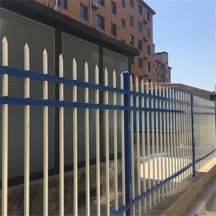 鋅鋼護(hù)欄案例展示圖片3 鋅鋼護(hù)欄案例展示圖片3