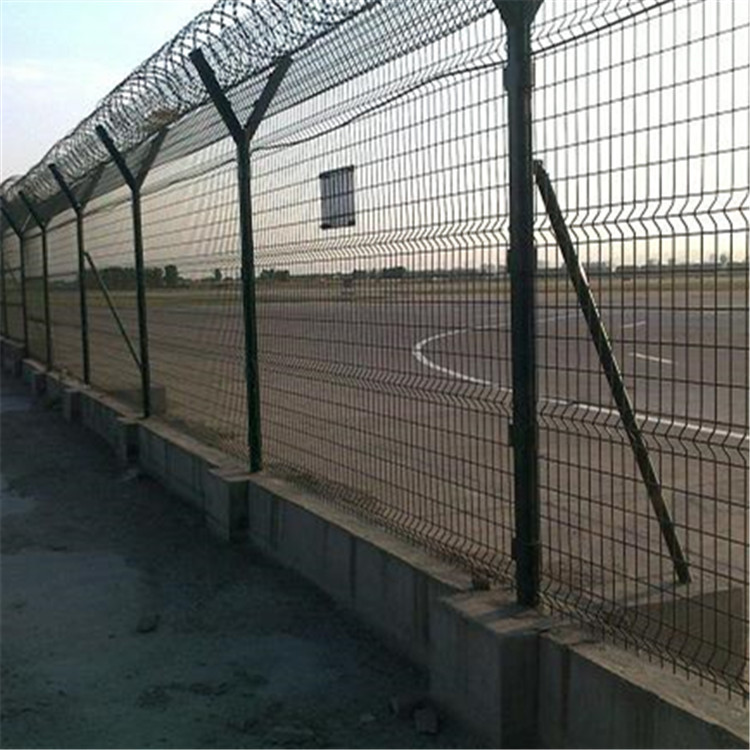 機(jī)場(chǎng)鐵絲網(wǎng)圍界案例展示圖片3 機(jī)場(chǎng)鐵絲網(wǎng)圍界案例展示圖片3